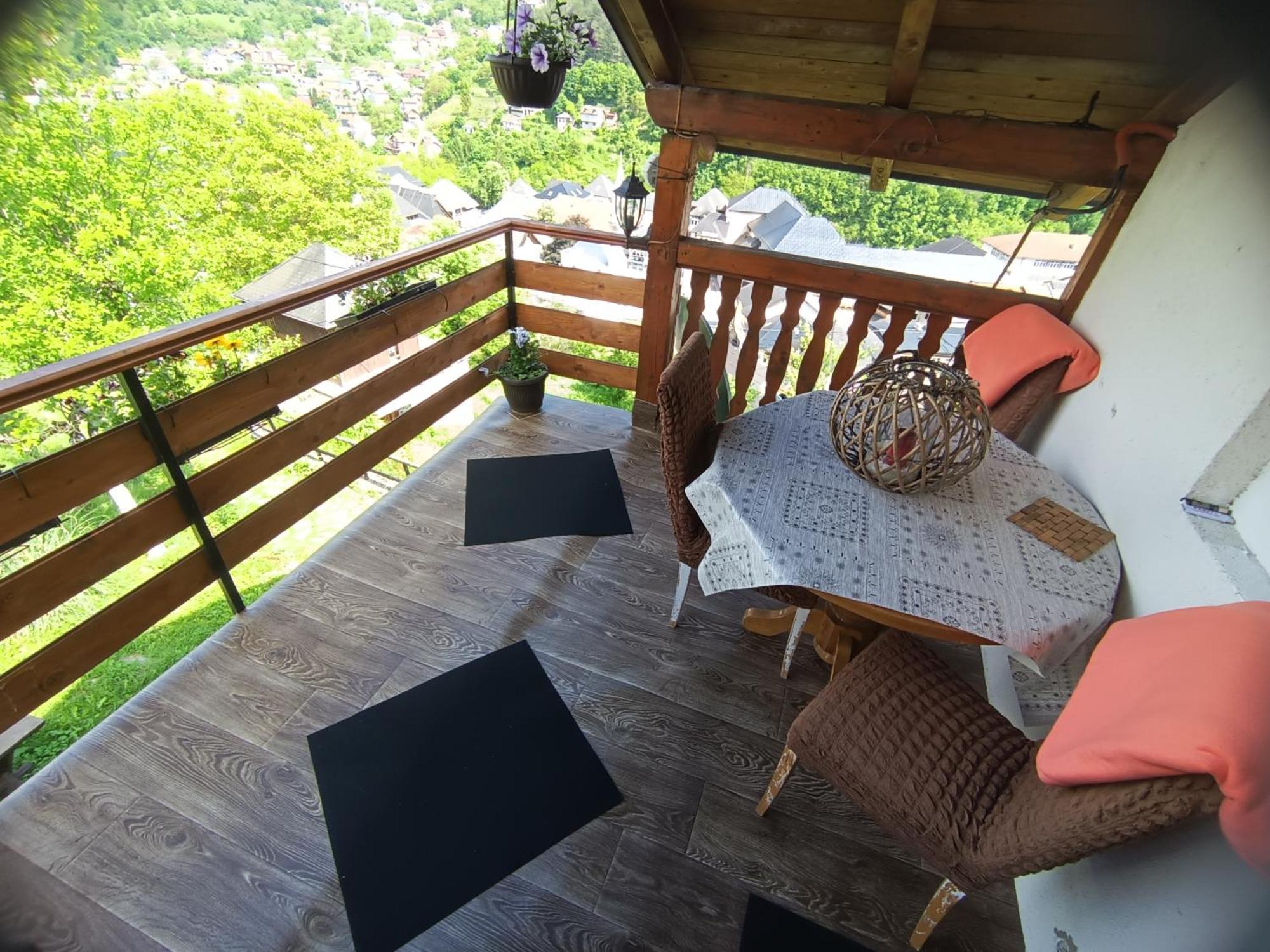 Privatni Smjestaj Kurtalija Hotel Яйце Екстериор снимка